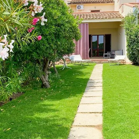 Turagri A 300m Dalla 4 Da Letto Сasa de vacaciones Costa Rei